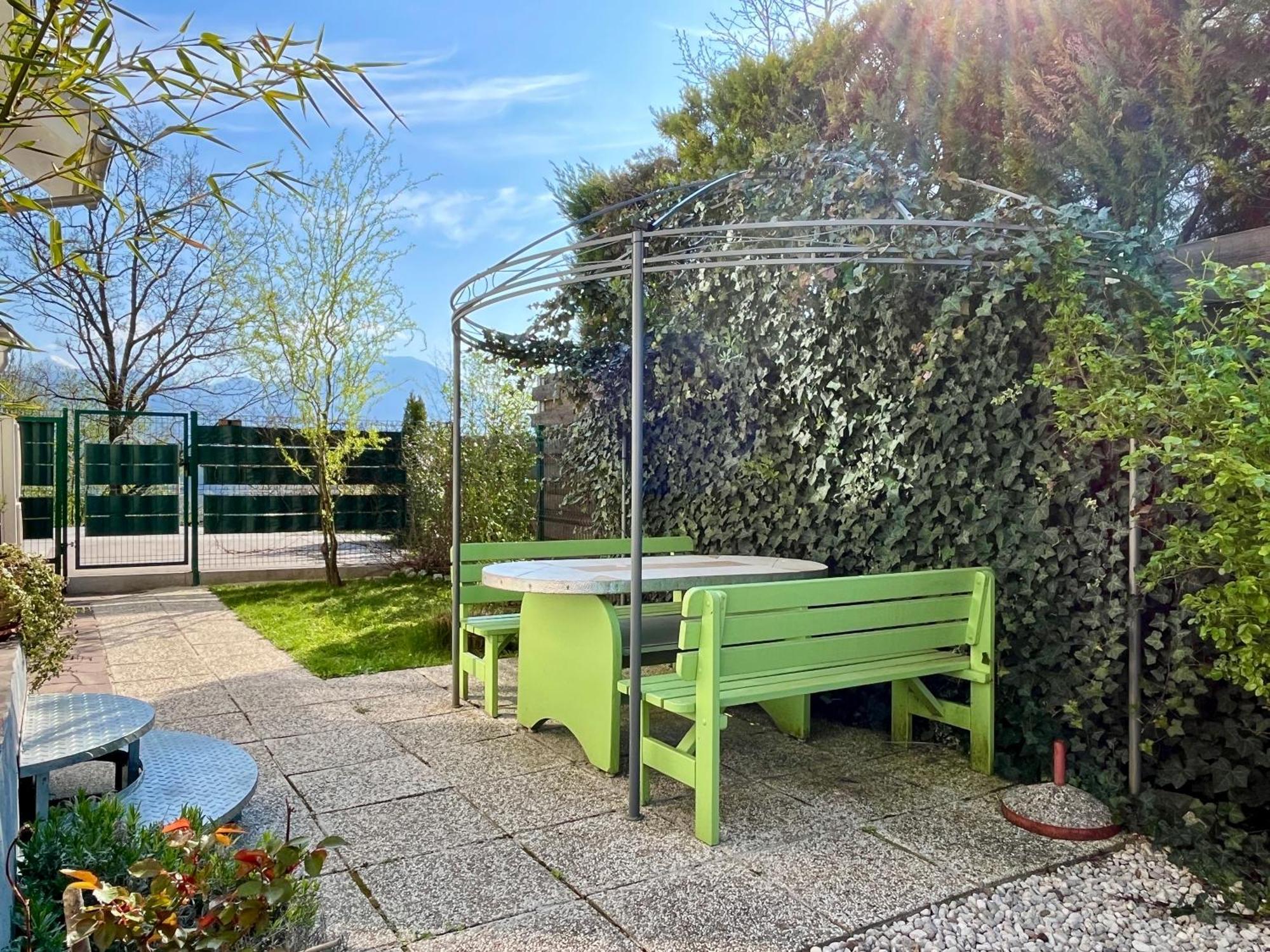 Garden Paradise Bled Apartments - Garden, Pond And Castle View Rom bilde